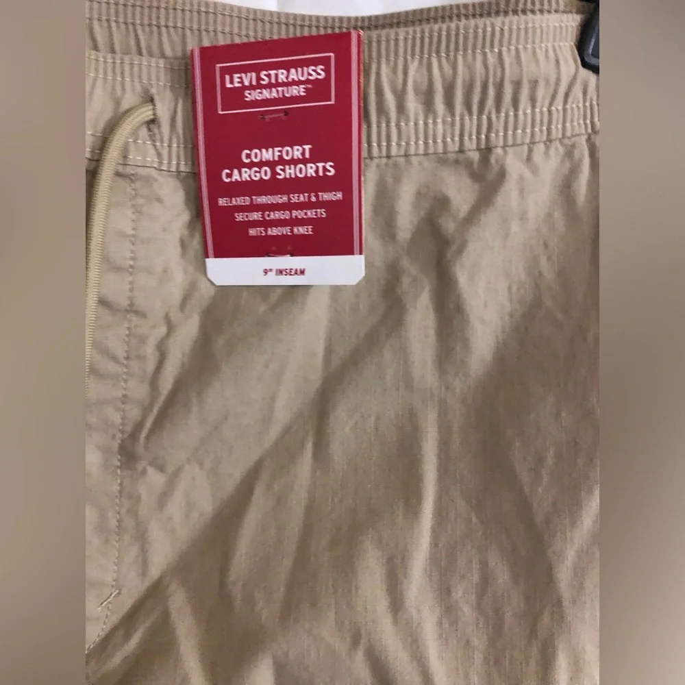 Levi’s signature tan 9” inseam comfort relaxed‎ cargo shorts size 2XL brand new